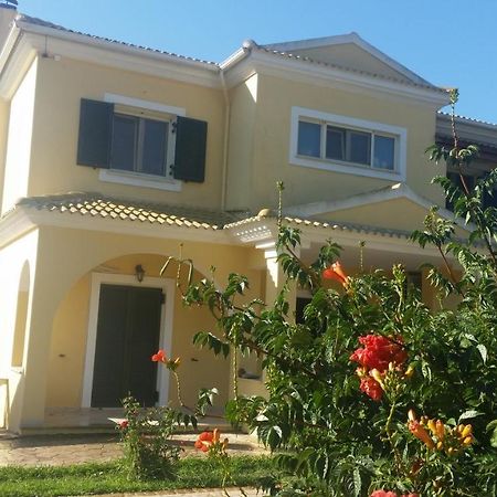 Villa Elena Marathiás Exteriör bild
