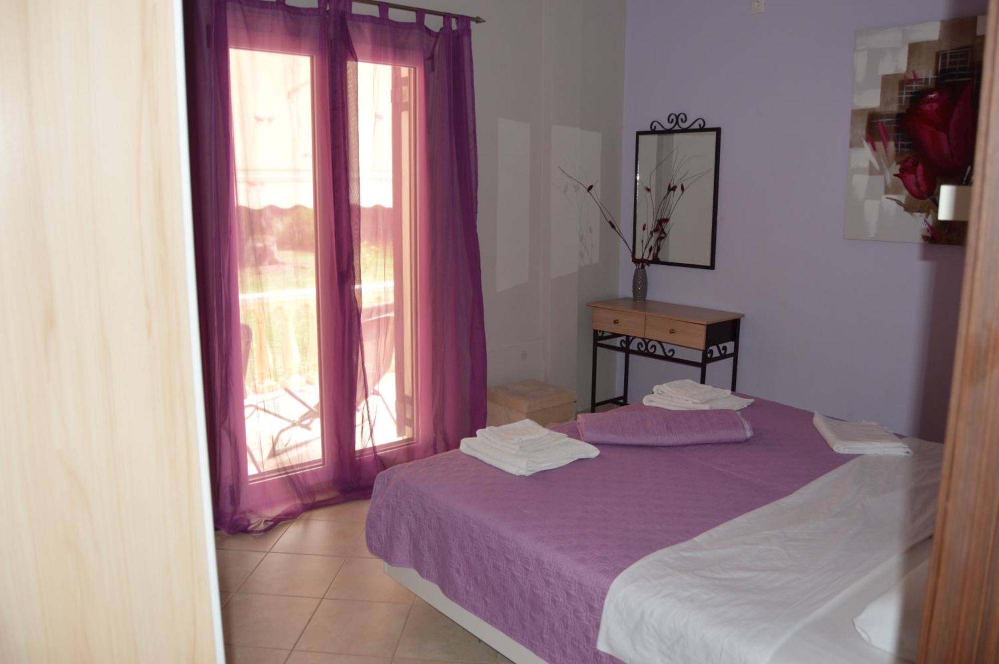 Villa Elena Marathiás Exteriör bild